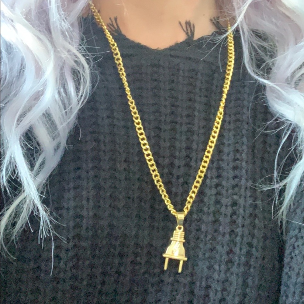 Power necklace